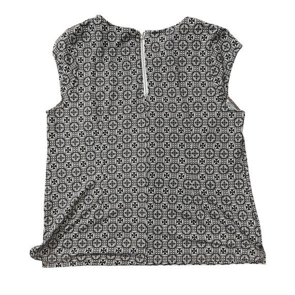 Roz & Ali Black and White Patterned Tank Top - Picture 2 of 5